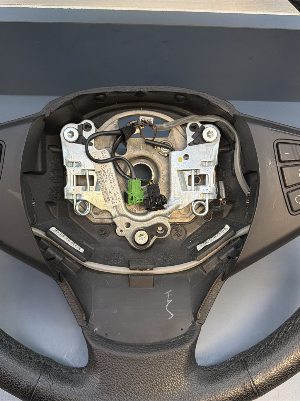 BMW 06-10 E83 X3 BLACK LEATHER STEERING WHEEL W MULTIFUNCTION CONTROLLS 3455481