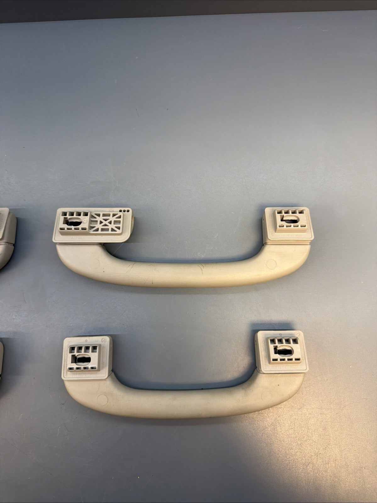 04-07 BMW E60 530i 525i 550 FRONT REAR LEFT RIGHT UPPER HANDLE 7033662