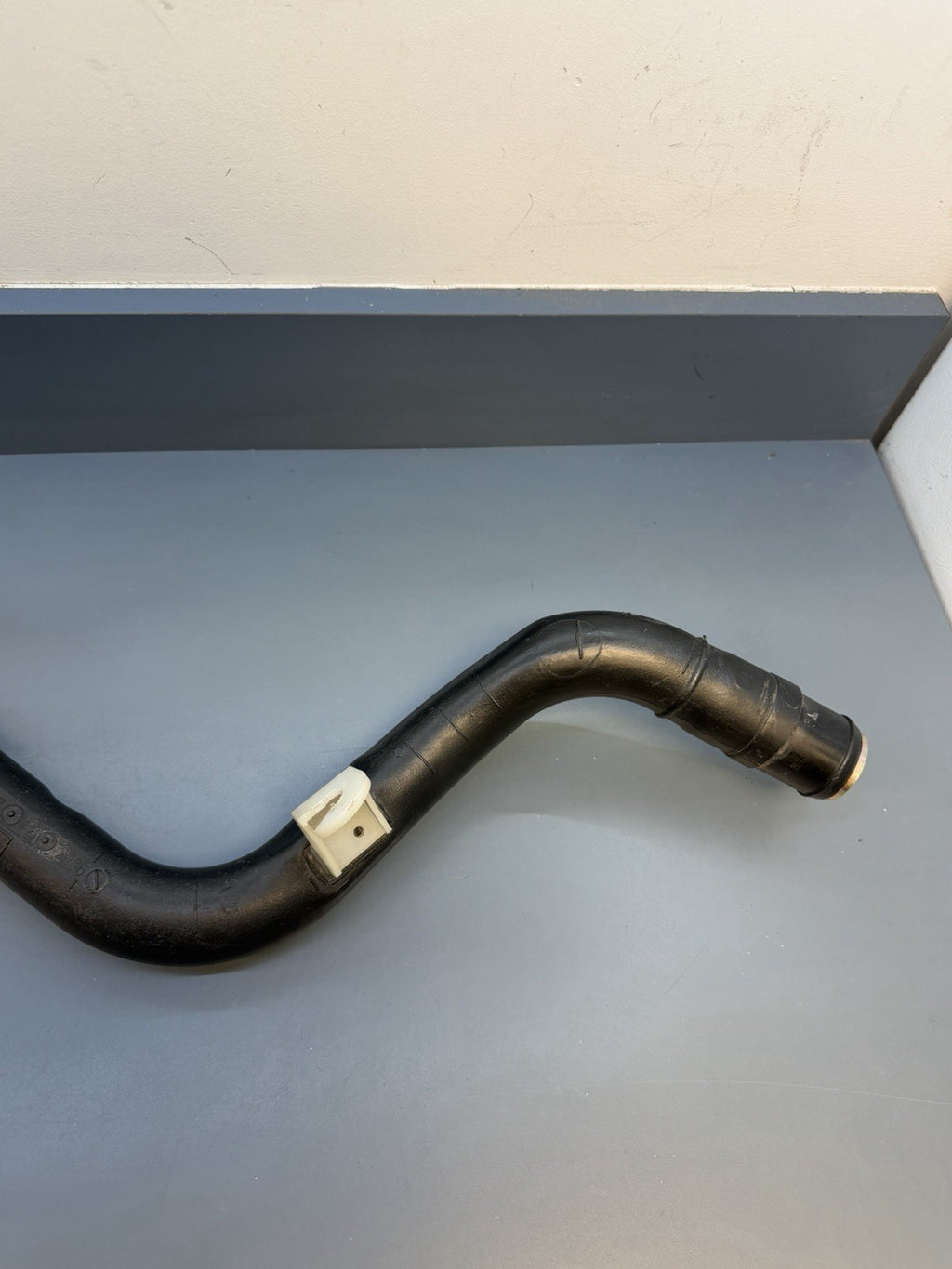 07-13 BMW 328i 335i M3 Coupe/Convertible Fuel Filler Neck 7188074 OEM