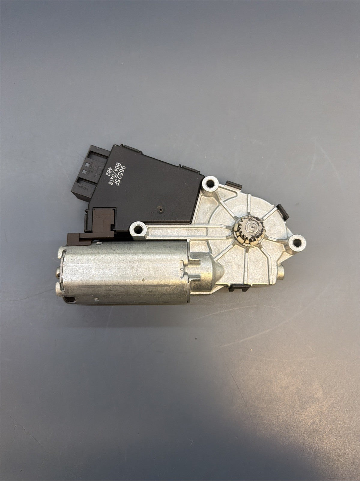 99-06 BMW E46 325 330 SUN ROOF SUNROOF MOTOR ACTUATOR OEM 6924685