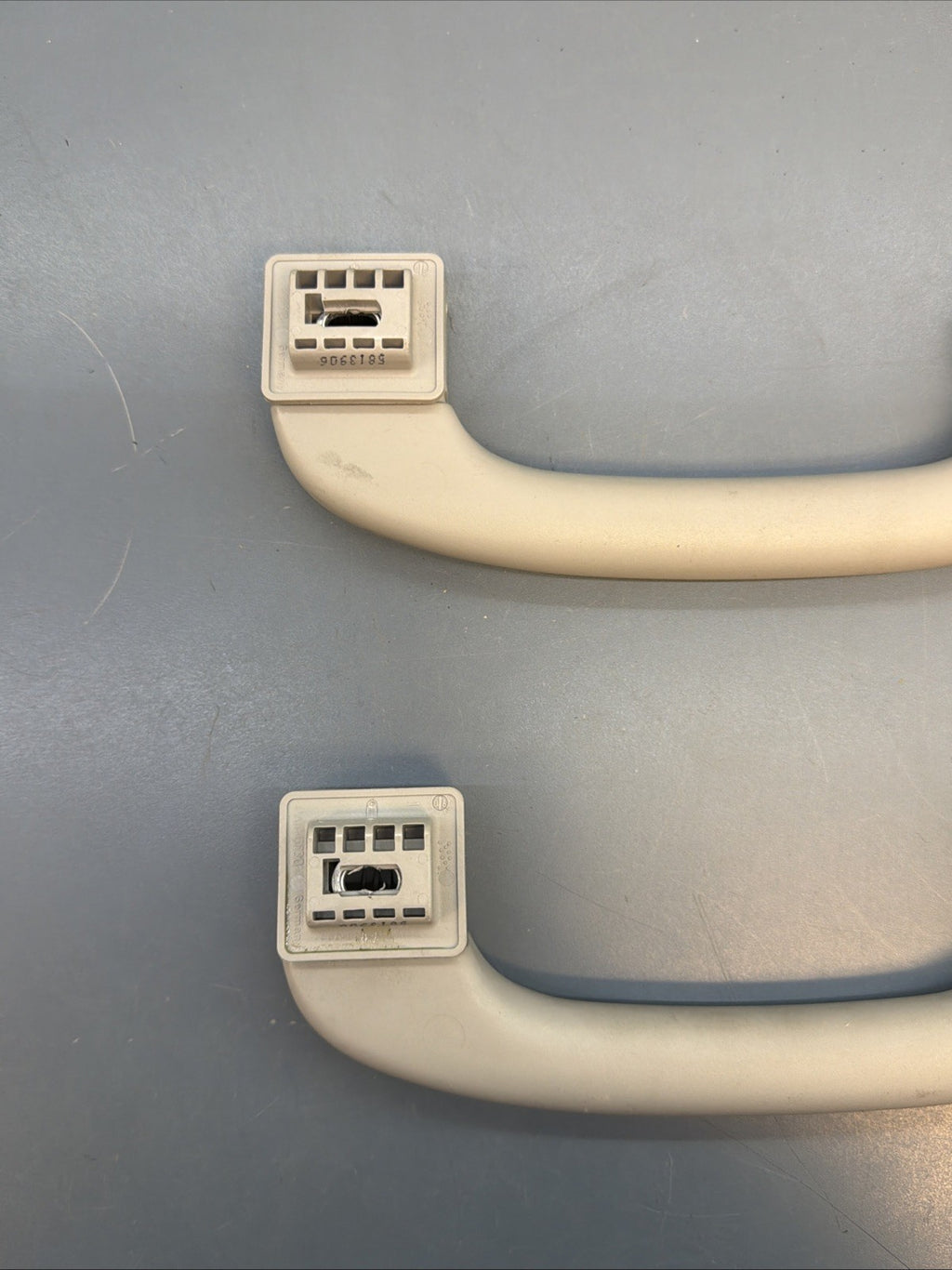 06-11 BMW E90 328I 335I INTERIOR ROOF GRAB HANDLE 7033659 OEM SET OF 2