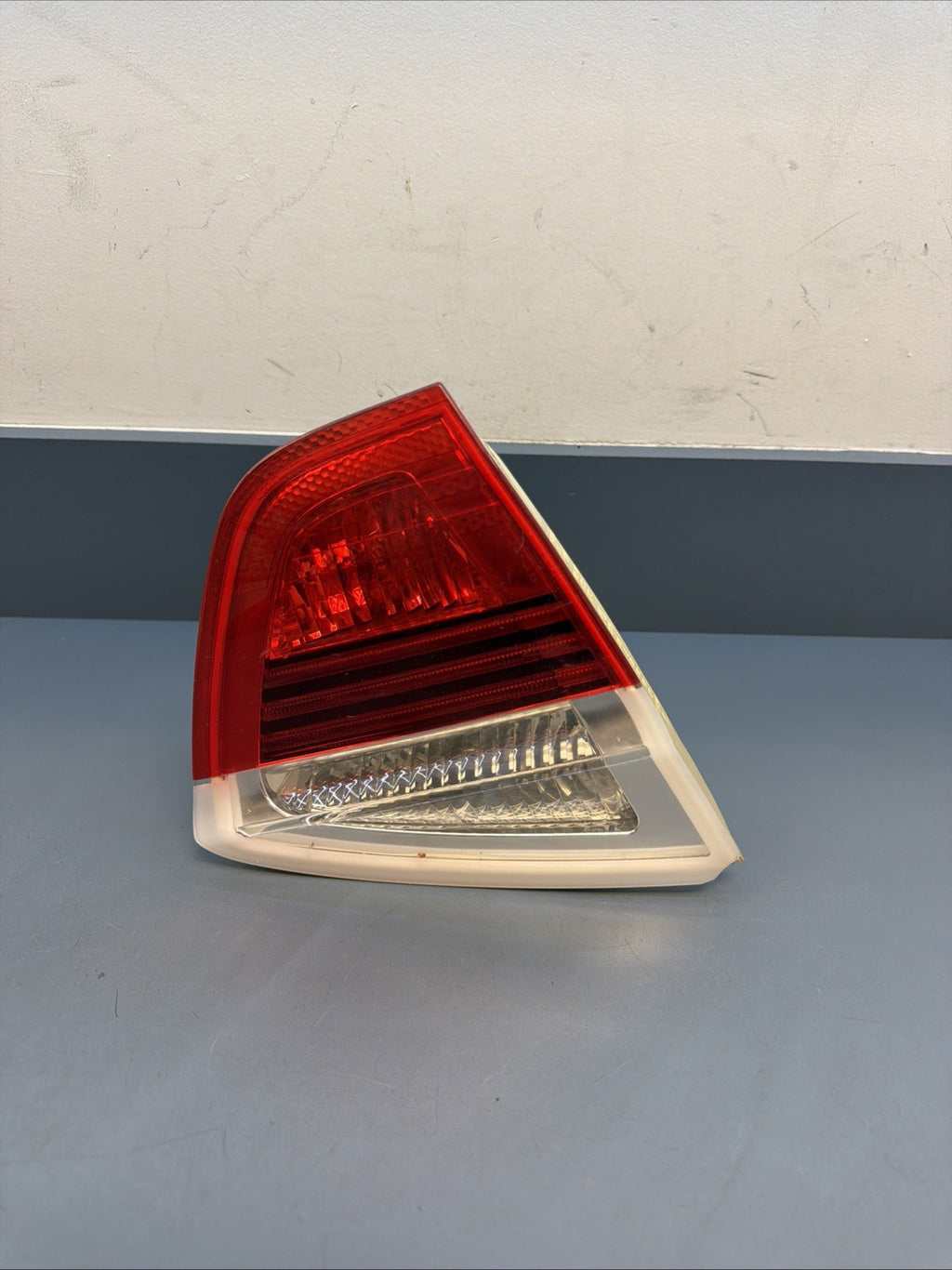 06-08 BMW E90 328i 330i 335i M3 Sedan Driver Left Trunk Inner Tail Light 6937459