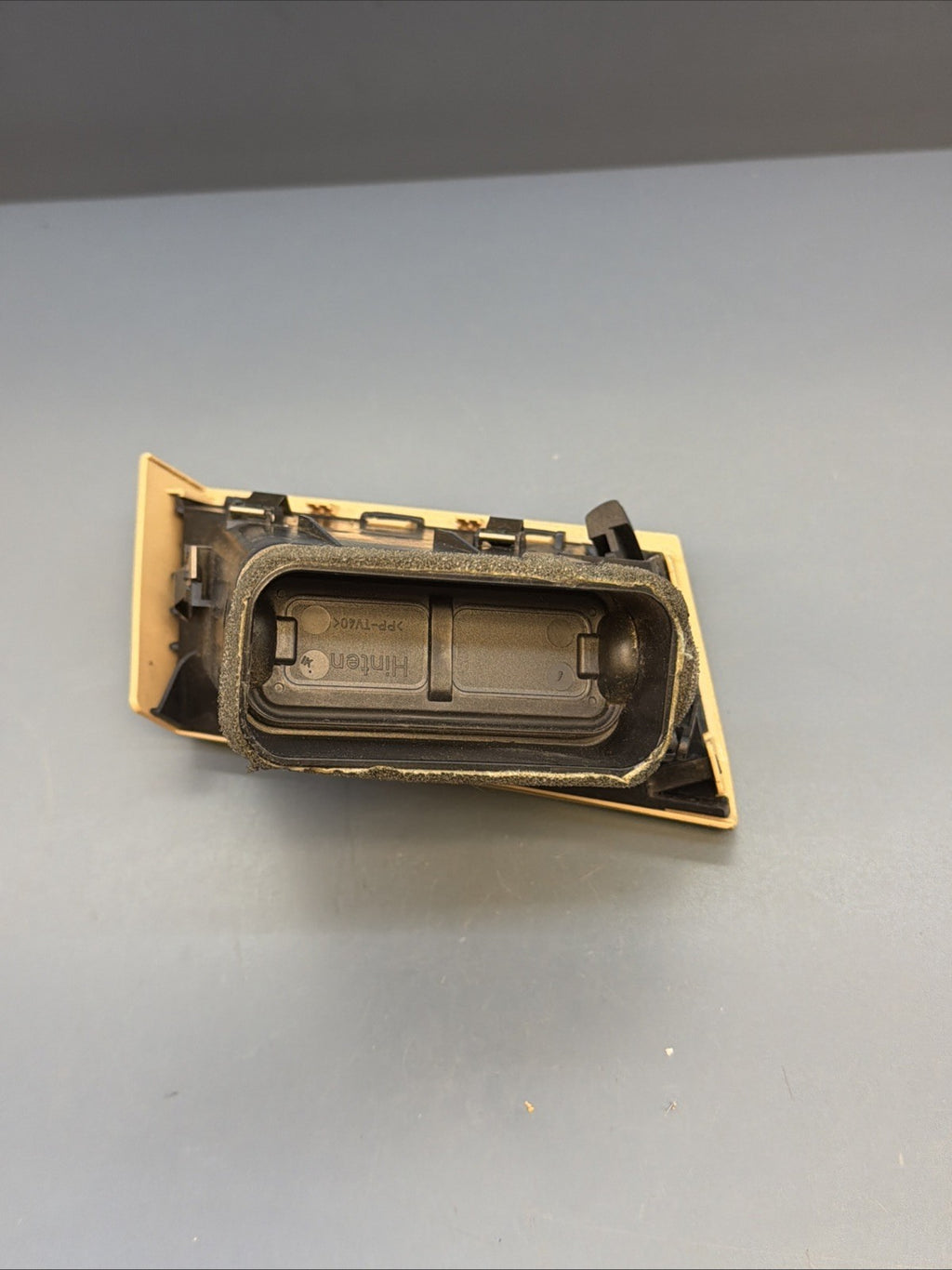 2003-2010 BMW X3 E83 Left Driver Side Air A/C Vent TAN OEM 3400075