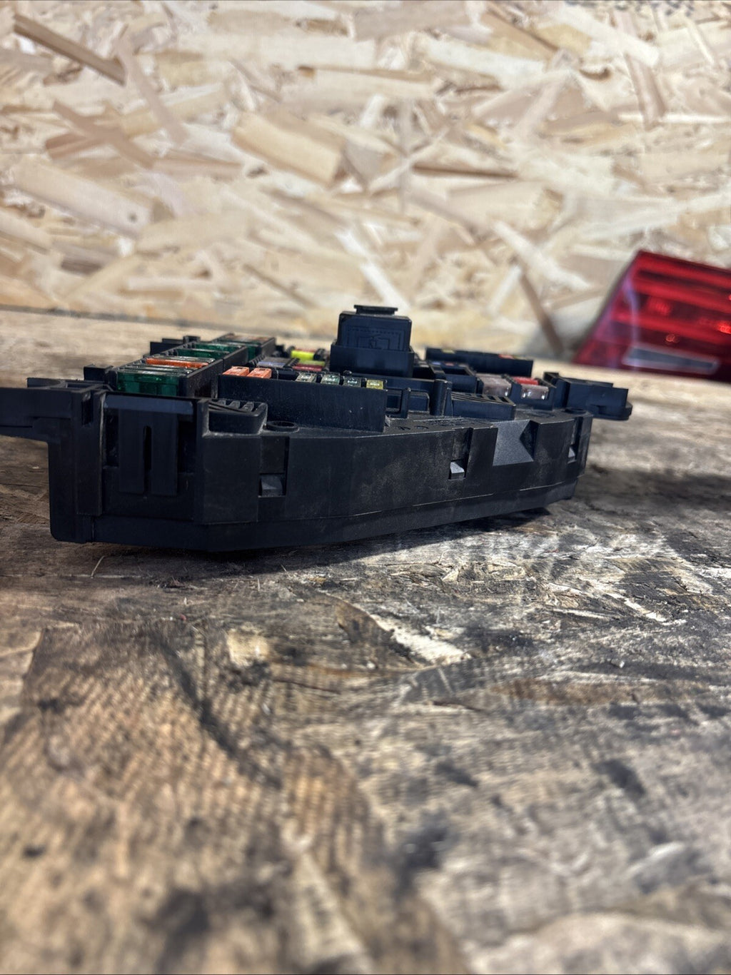 2011-2016 BMW F10 5 Series 528 535 550 Rear Fuse Distribution Box 9264923-01 OEM