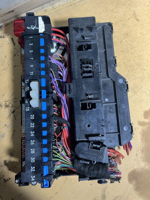 01-06 BMW E46 325 330 Interior Cabin Fuse Relay Junction Box Panel 8364542