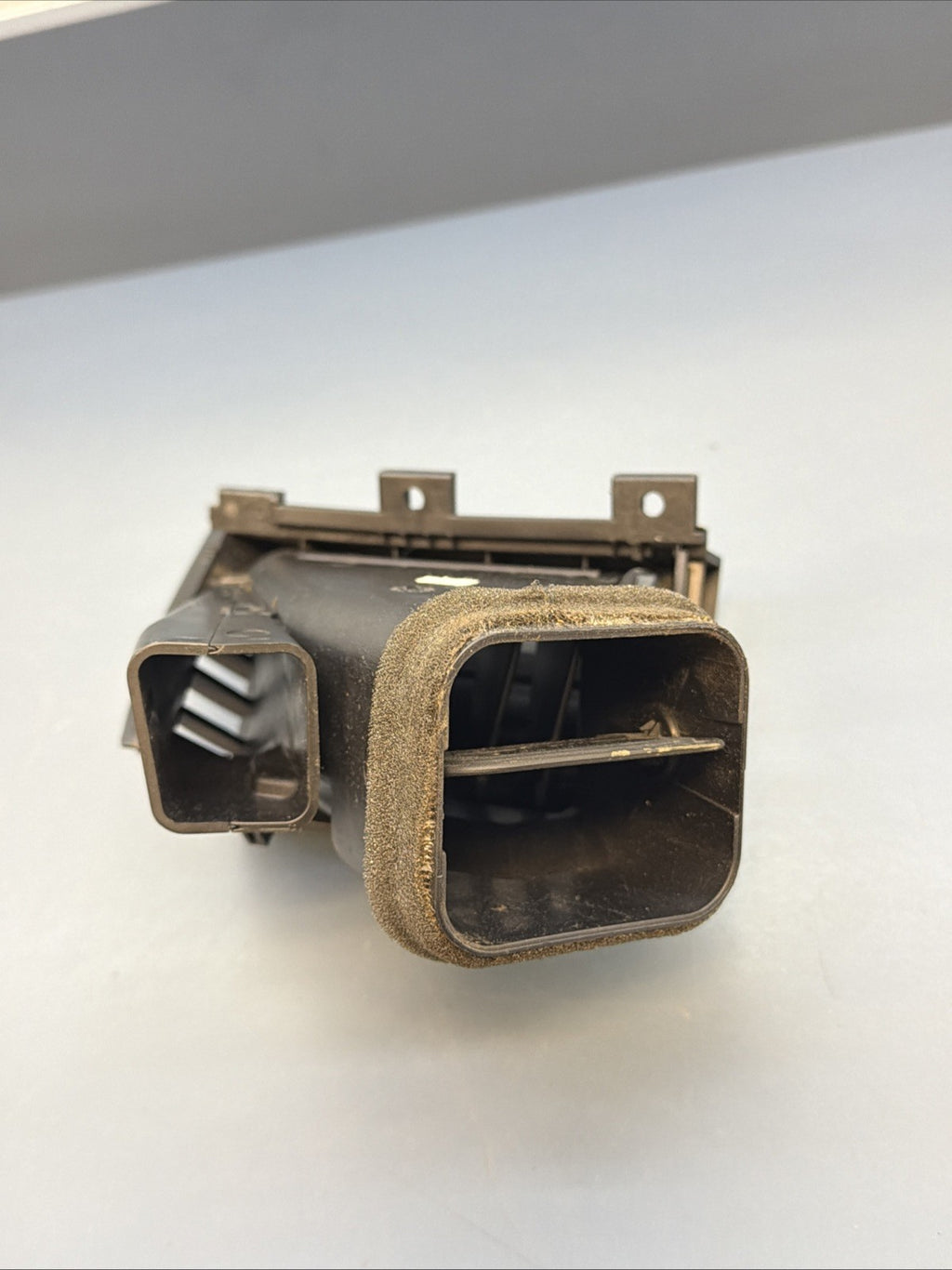 00-06 BMW E46 3 Series Left Air Vent Port A/C Genuine OEM 8361897