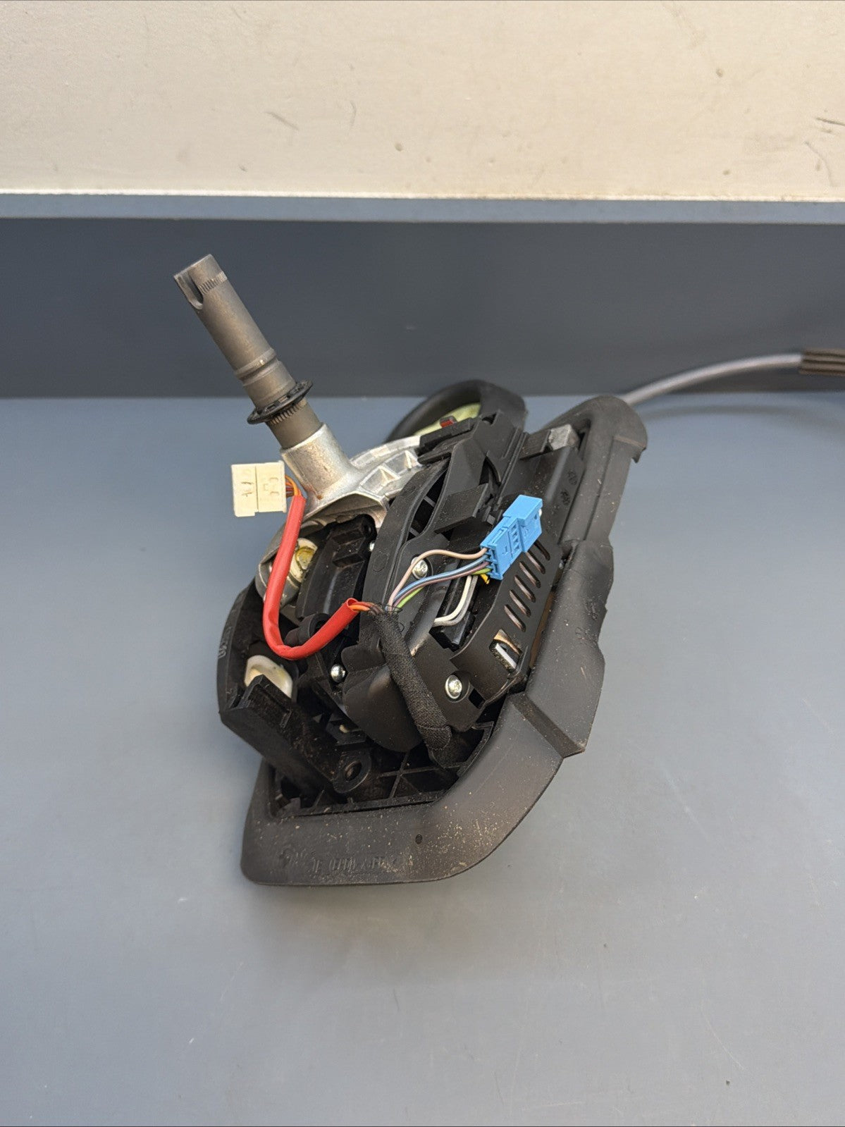 2007-2013 BMW 328i E90 GENUINE AUTOMATIC TRANSMISSION GEAR SHIFTER OEM 7603765