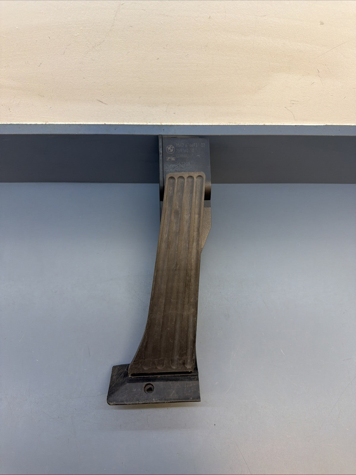 BMW E90 E92 E60 E63 E64 E84 E89 Gas Pedal Accelerator Module Unit 6766931 OEM