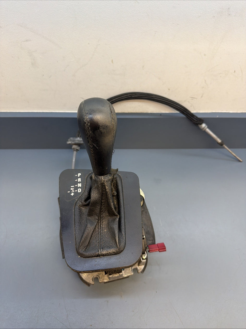 2000-2006 BMW 3 SERIES AUTOMATIC TRANSMISSION SHIFTER 1422277