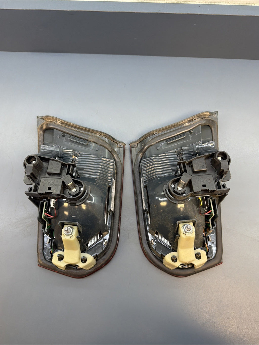 12-15 BMW 3 SERIES F30 F31 REAR Left & Right INNER TRUNK LIGHT 7371112 7371111