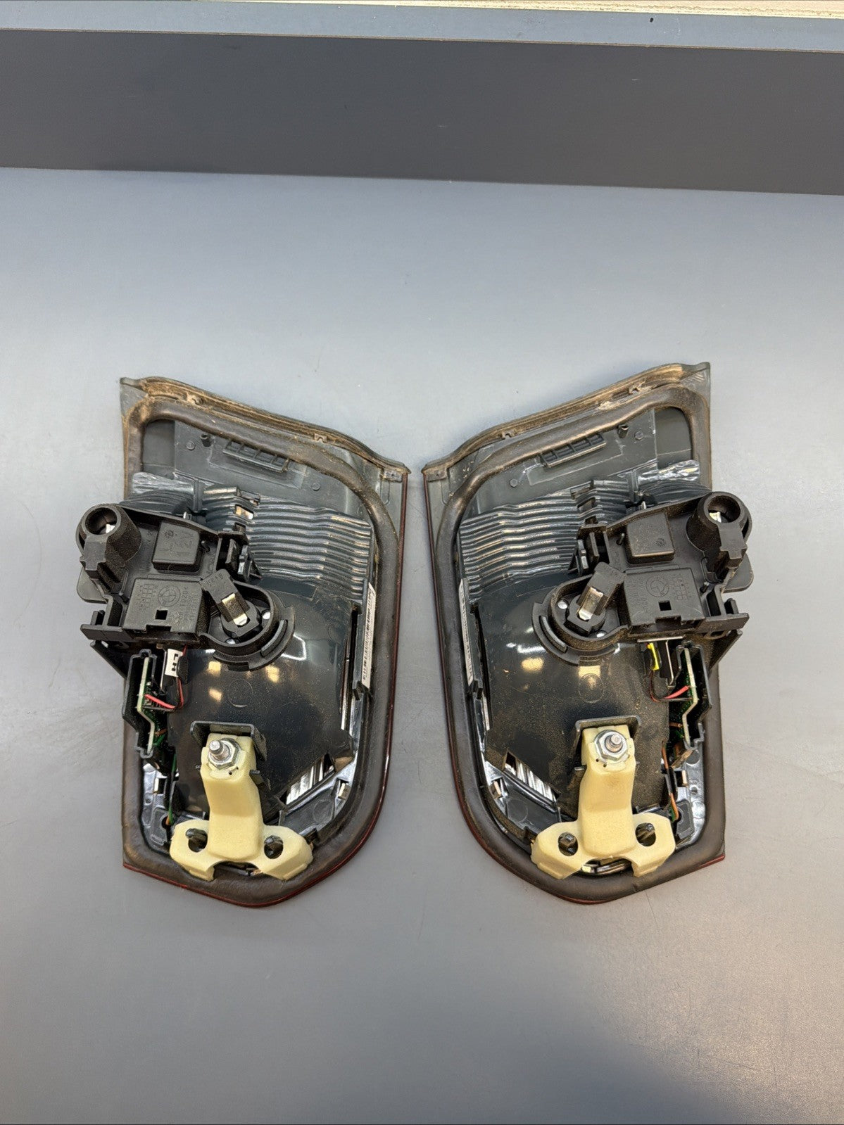 12-15 BMW 3 SERIES F30 F31 REAR Left & Right INNER TRUNK LIGHT 7371112 7371111