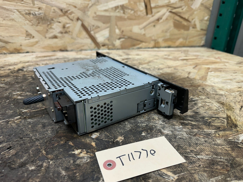 BMW 1997-2003 E39 5 SERIES DASH CASSETTE PLAYER OEM 8380227