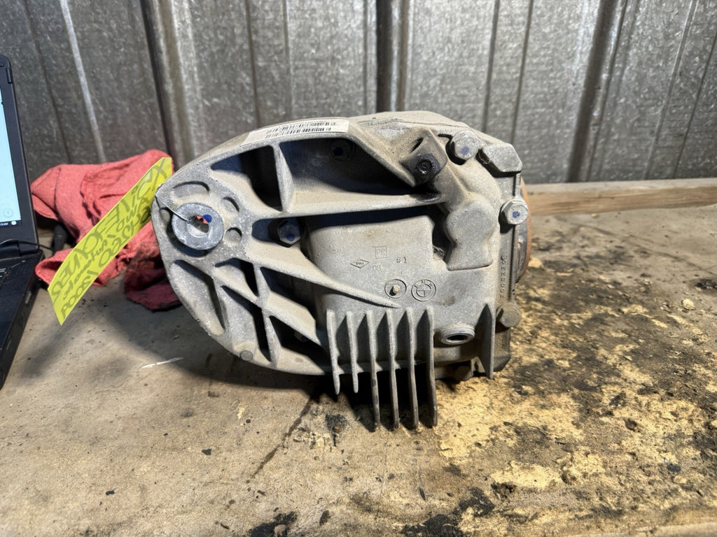 2007-2010 BMW X5 E70 3.0 Rear Differential Carrier 33107602982 OEM
