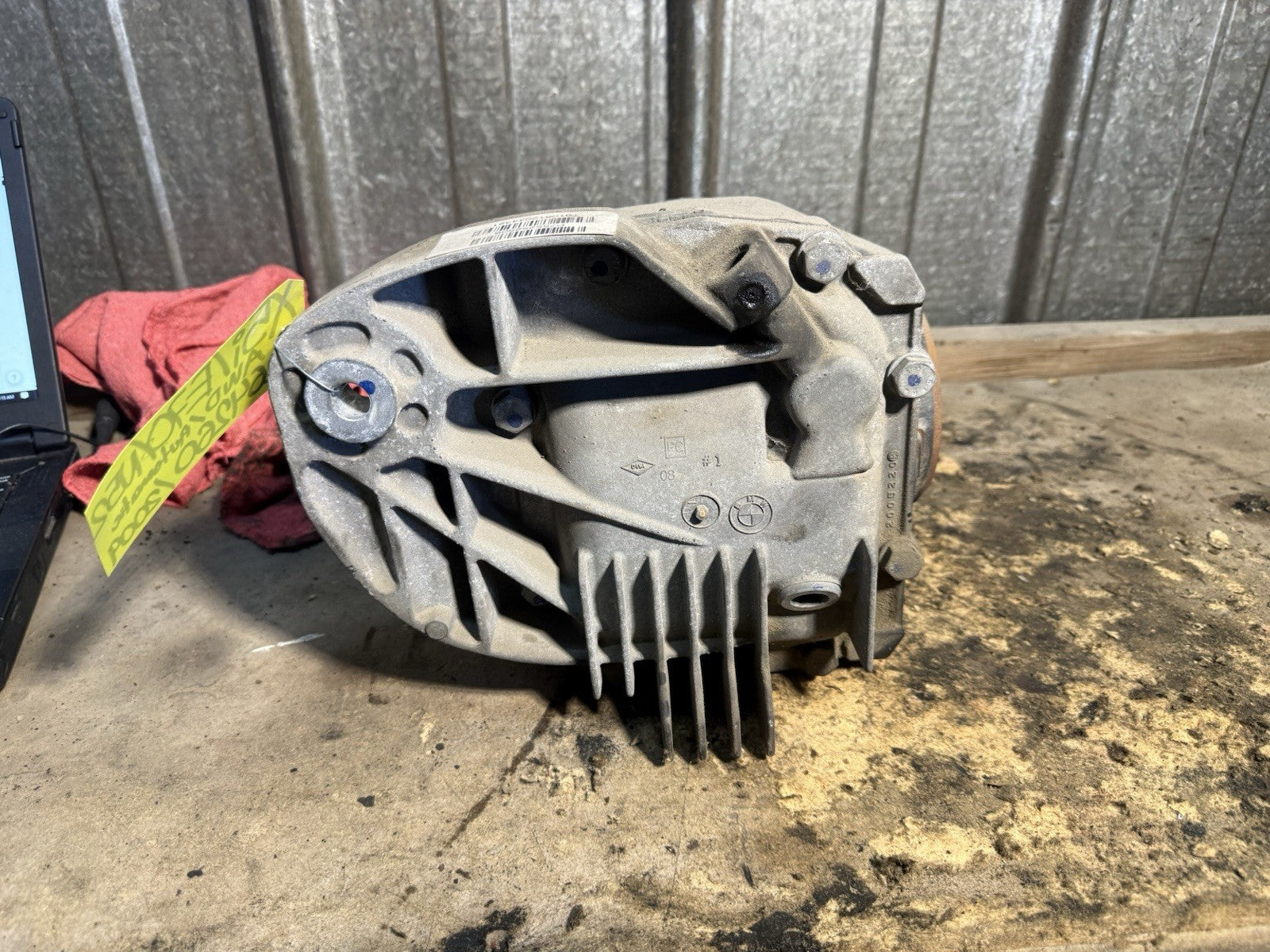2007-2010 BMW X5 E70 3.0 Rear Differential Carrier 33107602982 OEM