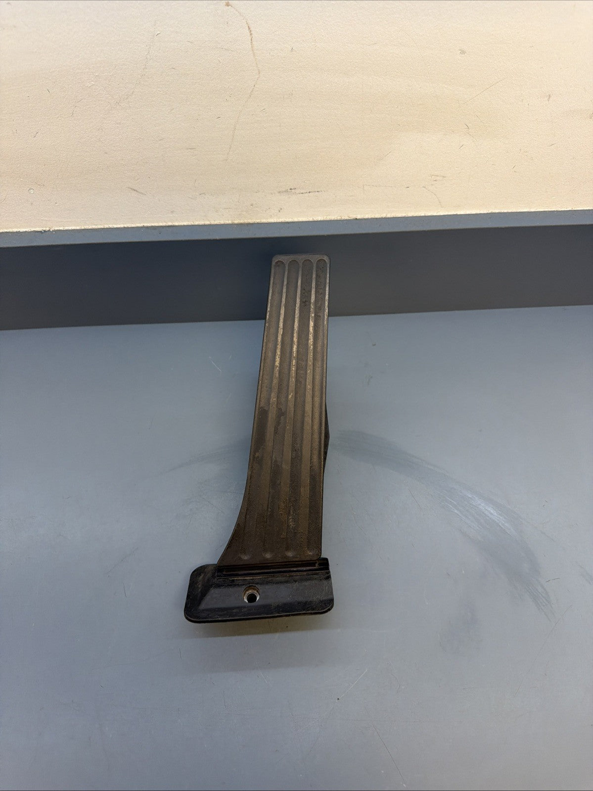 10-17 BMW 528 535 550 640 650 740 750 THROTTLE ACCELERATION GAS PEDAL 6858574