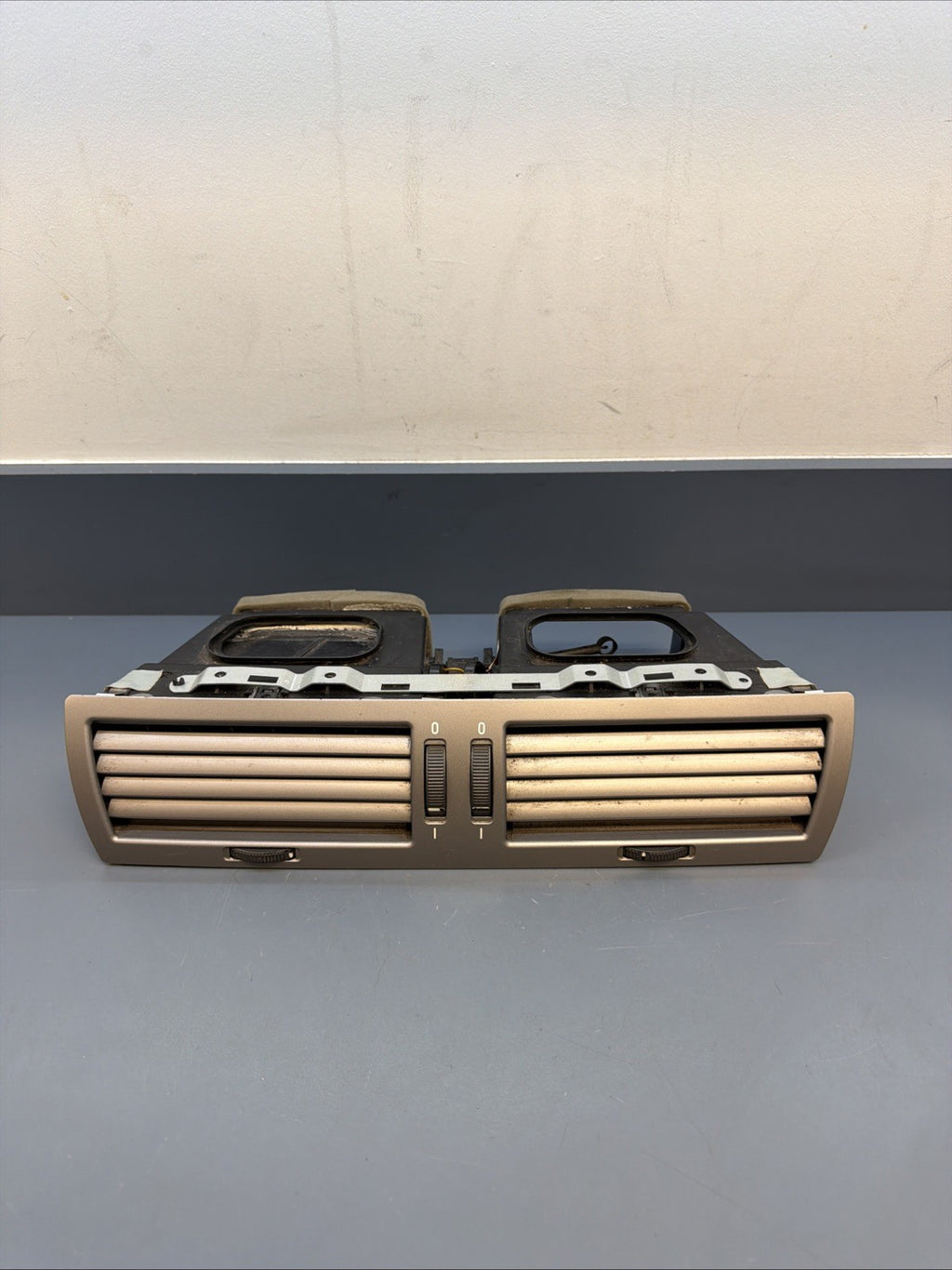 OEM 2002-2008 BMW 750Li E65 E66 Center Dash AC Air Vent Silver 8223599