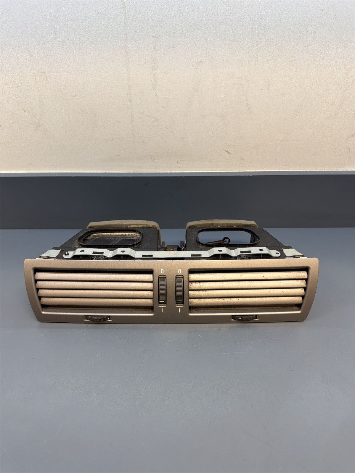OEM 2002-2008 BMW 750Li E65 E66 Center Dash AC Air Vent Silver 8223599
