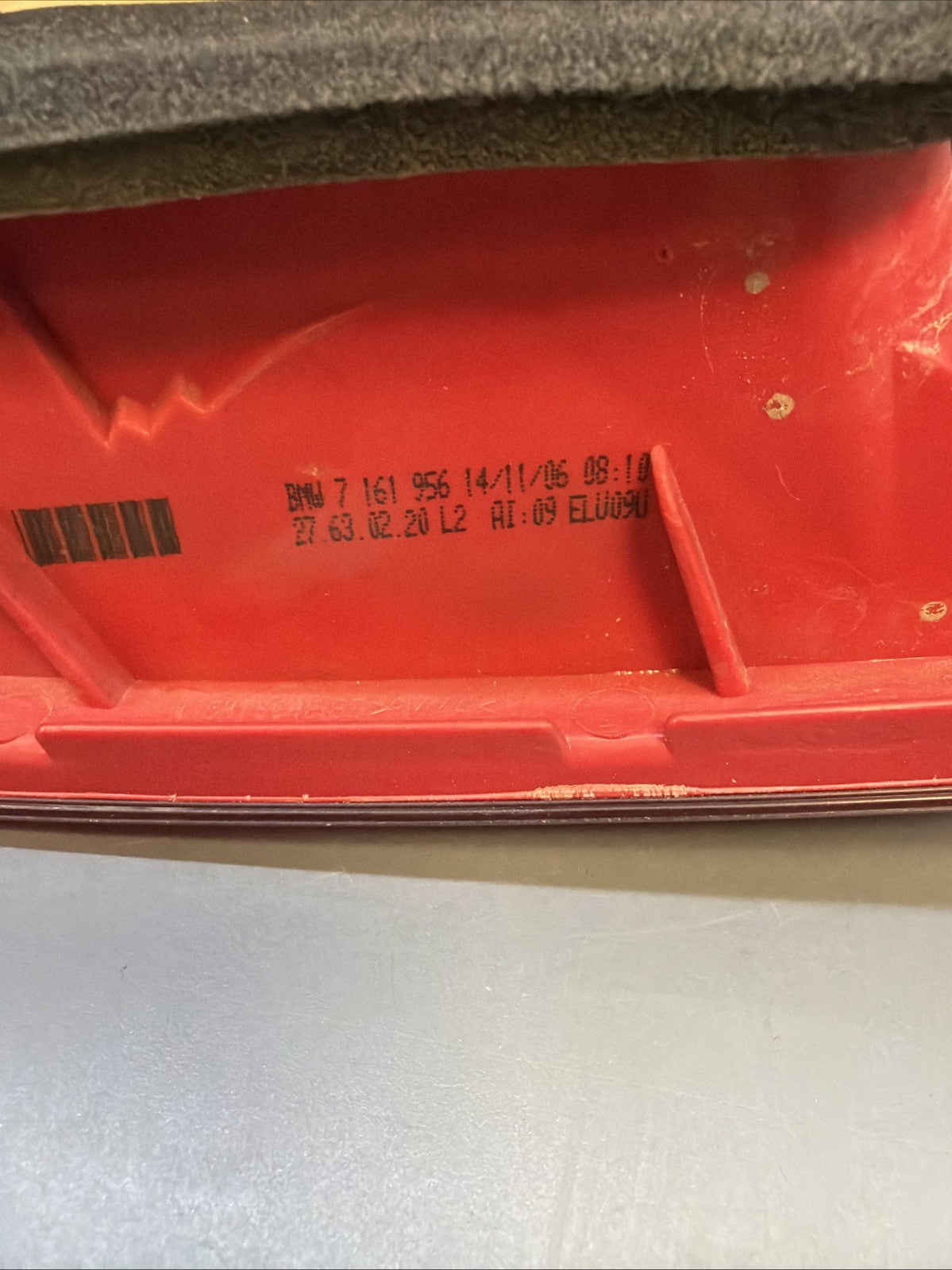 2006-2008 BMW E90 OUTTER PASSANGER PRE LCI TAIL LIGHT 7161956
