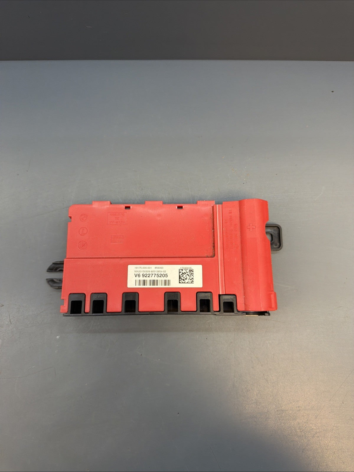 12-18 BMW F30/32/36/22/23 328I BMW BATTERY POWER DISTRIBUTION FUSE BOX 922775205