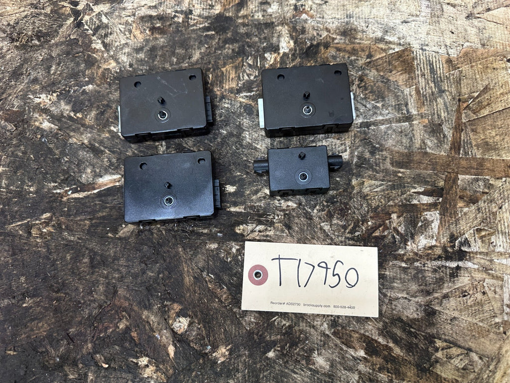 BMW 2011-2017 F25 X3 ANTENNA NOISE FILTER MODULE SET 4pc OEM 9202996/7/8
