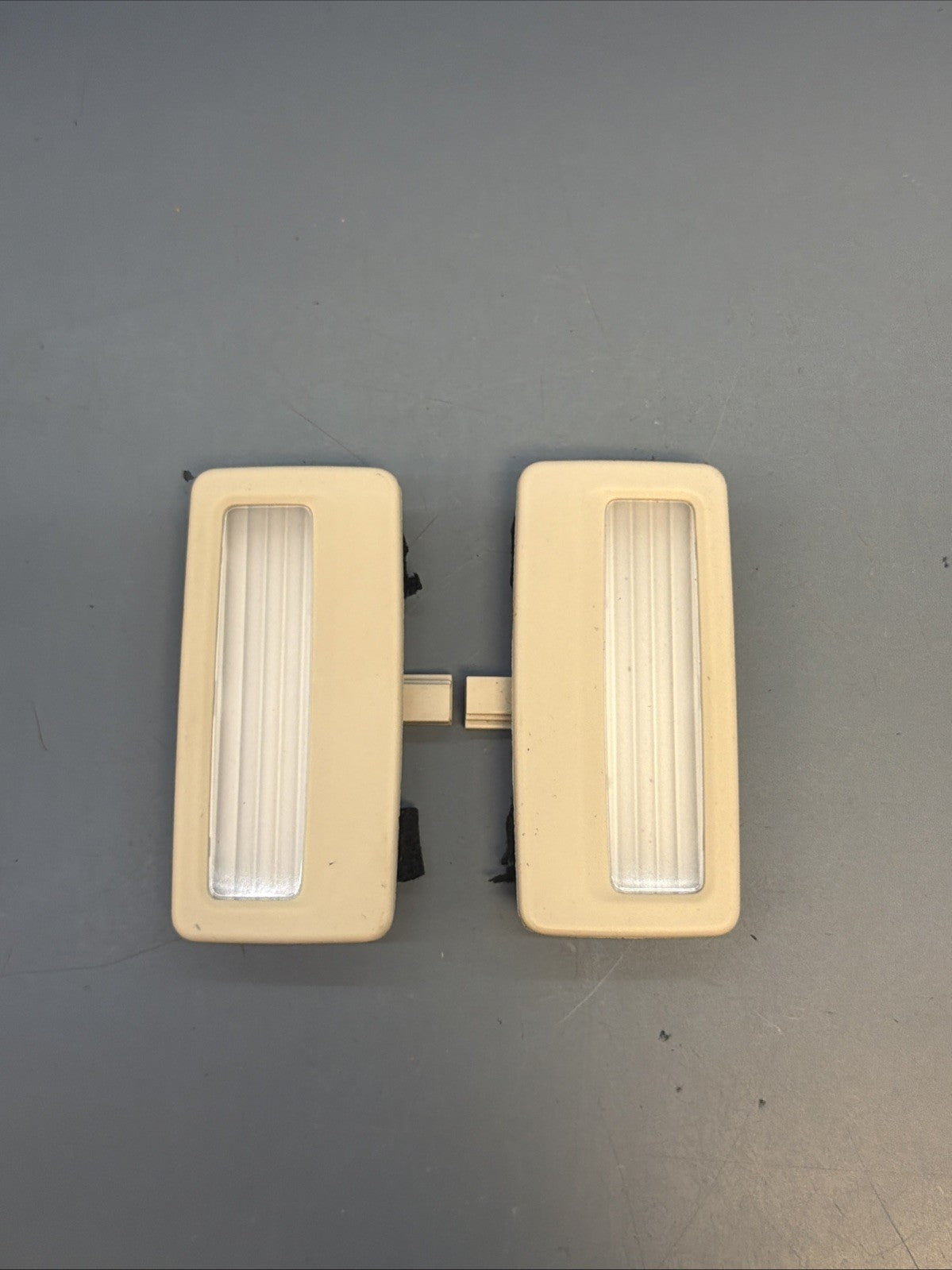 2011-2016 BMW 535i 528i F10 - Front Vanity / Mirror Light 9163767 OEM BEIGE