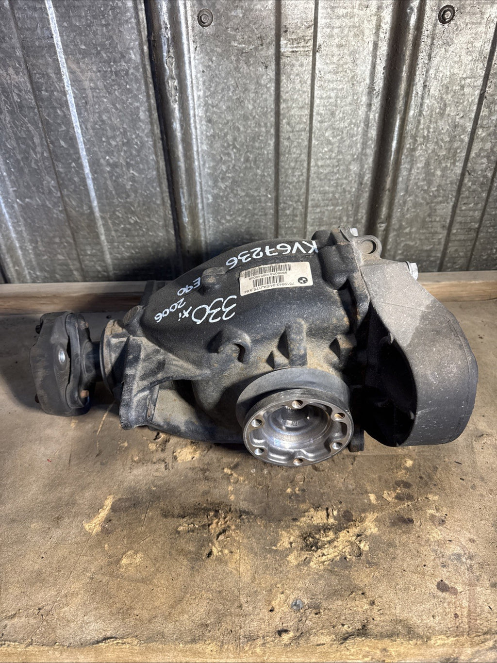 BMW REAR DIFFERENTIAL E90 SERIES 330Xi AUTOMATIC FINAL DRIVE 3.64 7519943