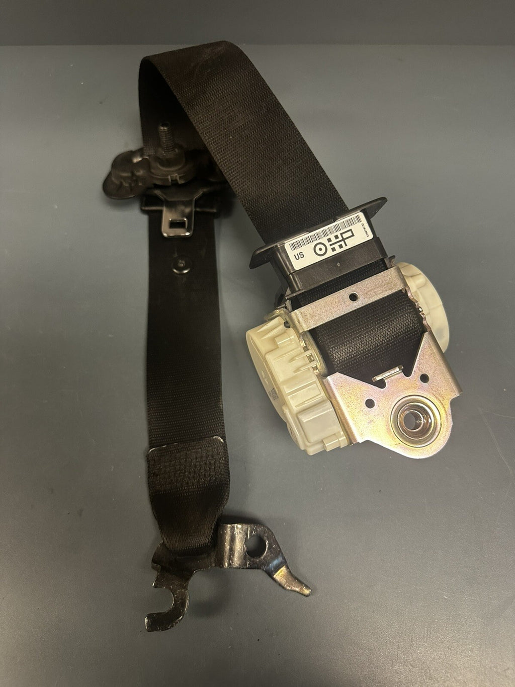 2007-2011 BMW 328xi E90 Front Right Passenger Seat Belt 34006653C OEM
