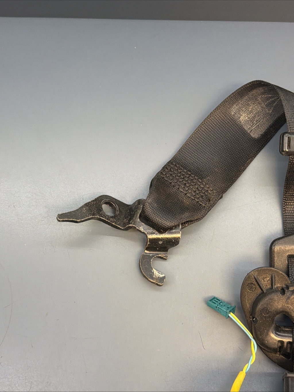 06-13 BMW E90 E92 Front Right Passenger Side Seat Belt Retractor 34072775 BLACK