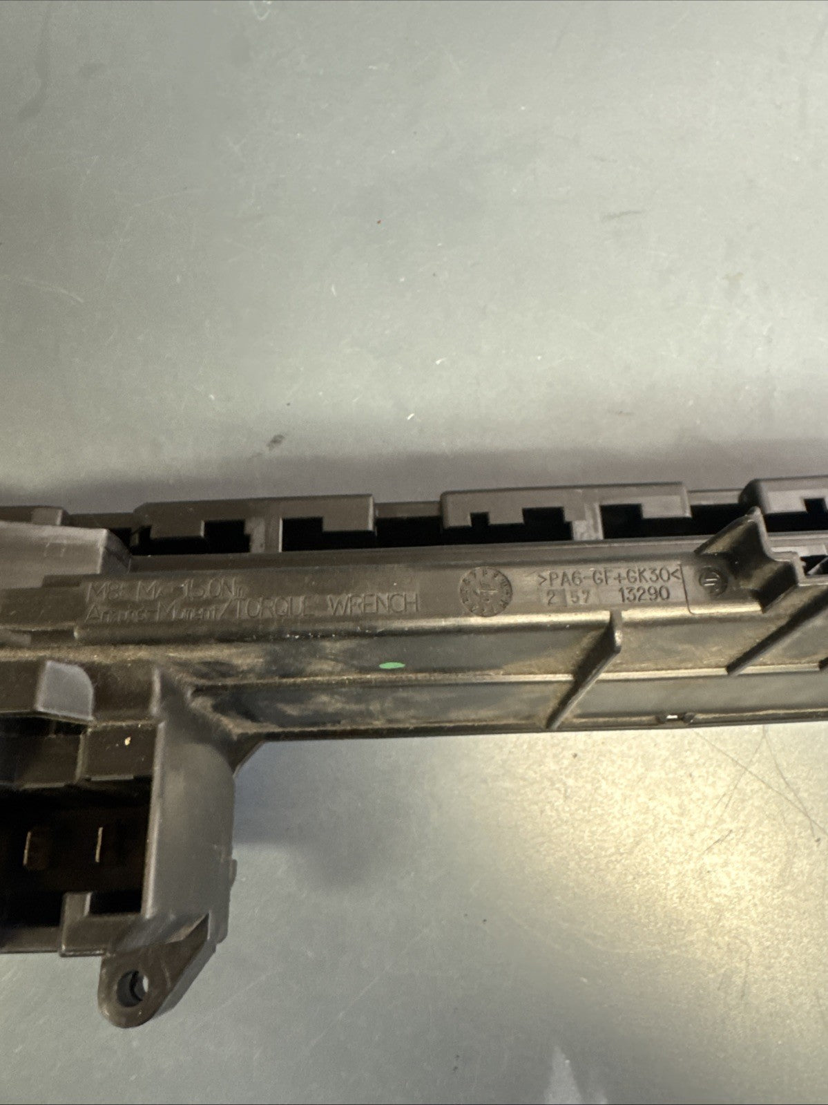 2008-2010 BMW 550I E60 CABIN FRONT RIGHT FUSE RELAY JUNCTION BOX 6957330