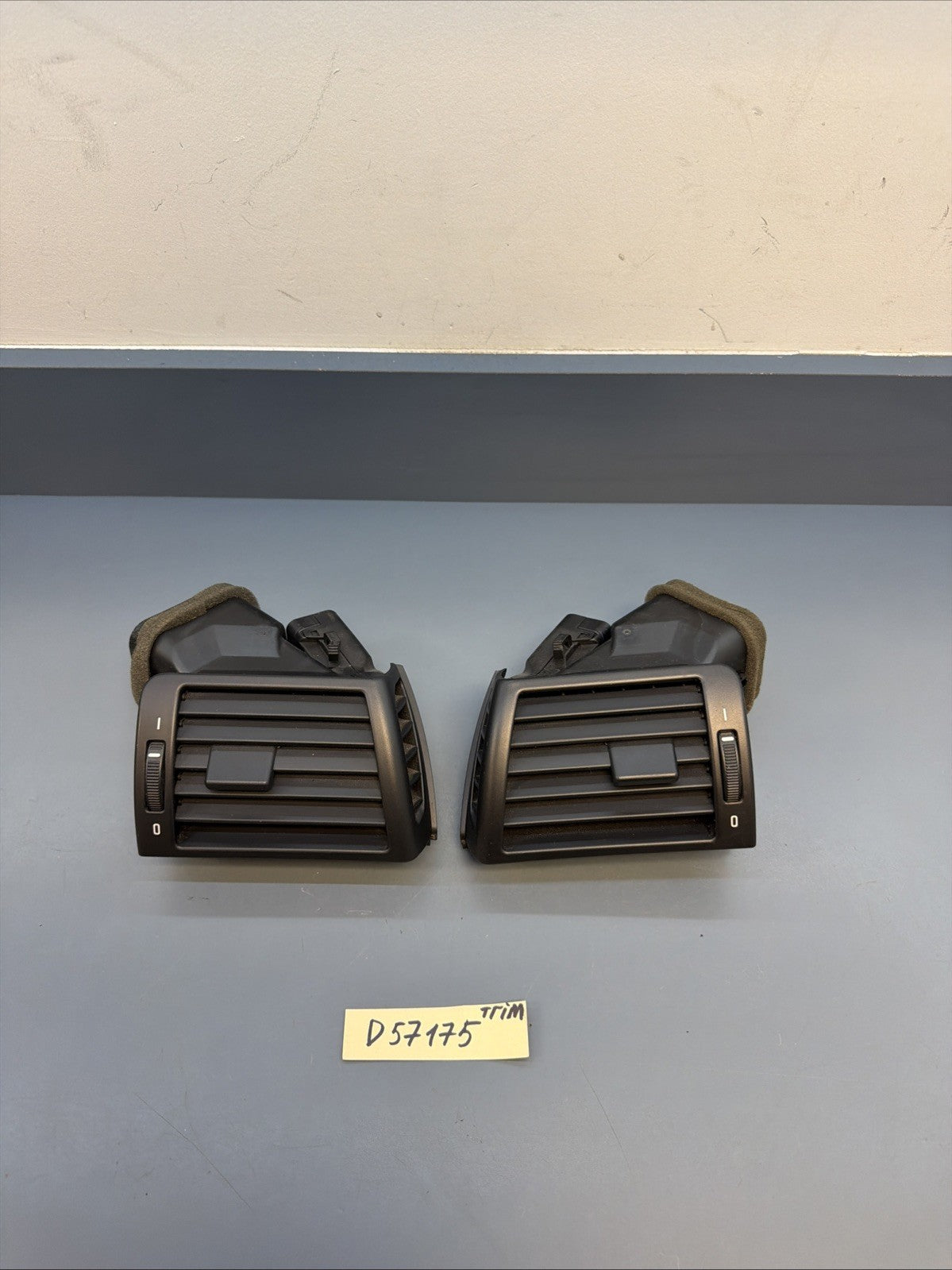 00-06 BMW E46 Dash Air Vent Panel Front Right/Left 8361898 8361897