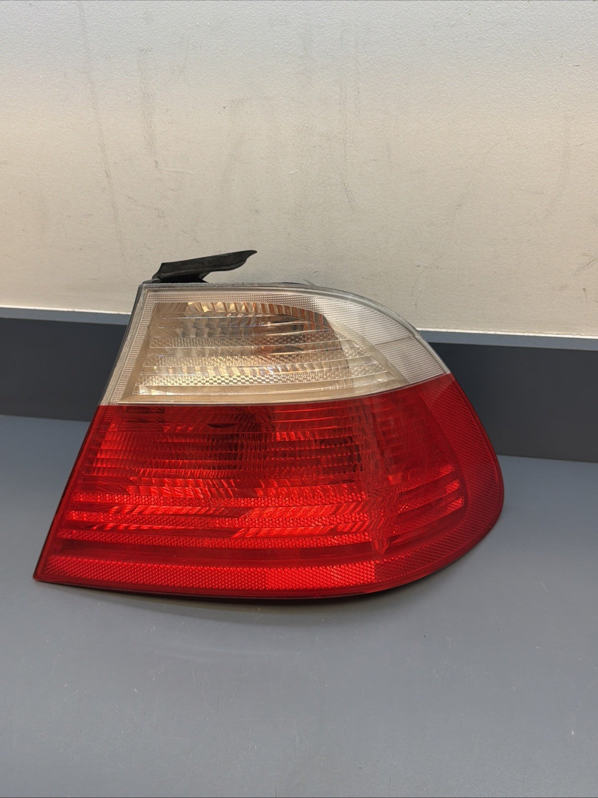 BMW 00-03 E46 325 330 Coupe Right PASSANGER Outer Tail Light 63218383826 8383826