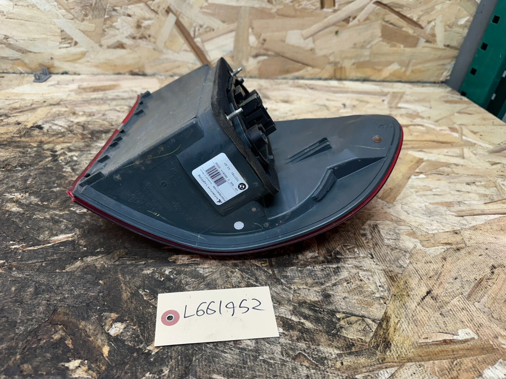 BMW 2011-2014 E70 LCI REAR RIGHT+LEFT SIDE OUTER TAIL LIGHT SET OEM 7227792+1
