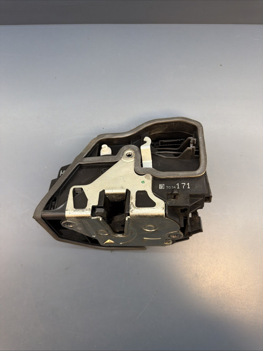 OEM REAR LEFT DOOR LOCK 2004 2005 2006 2007 2008 BMW E60 525I 530I 545I 7036171