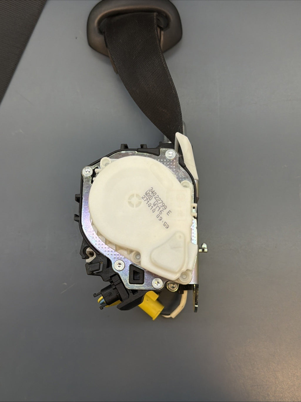08-13 BMW E88 128i 135i Front LEFT Side Convertible Seat Belt OEM