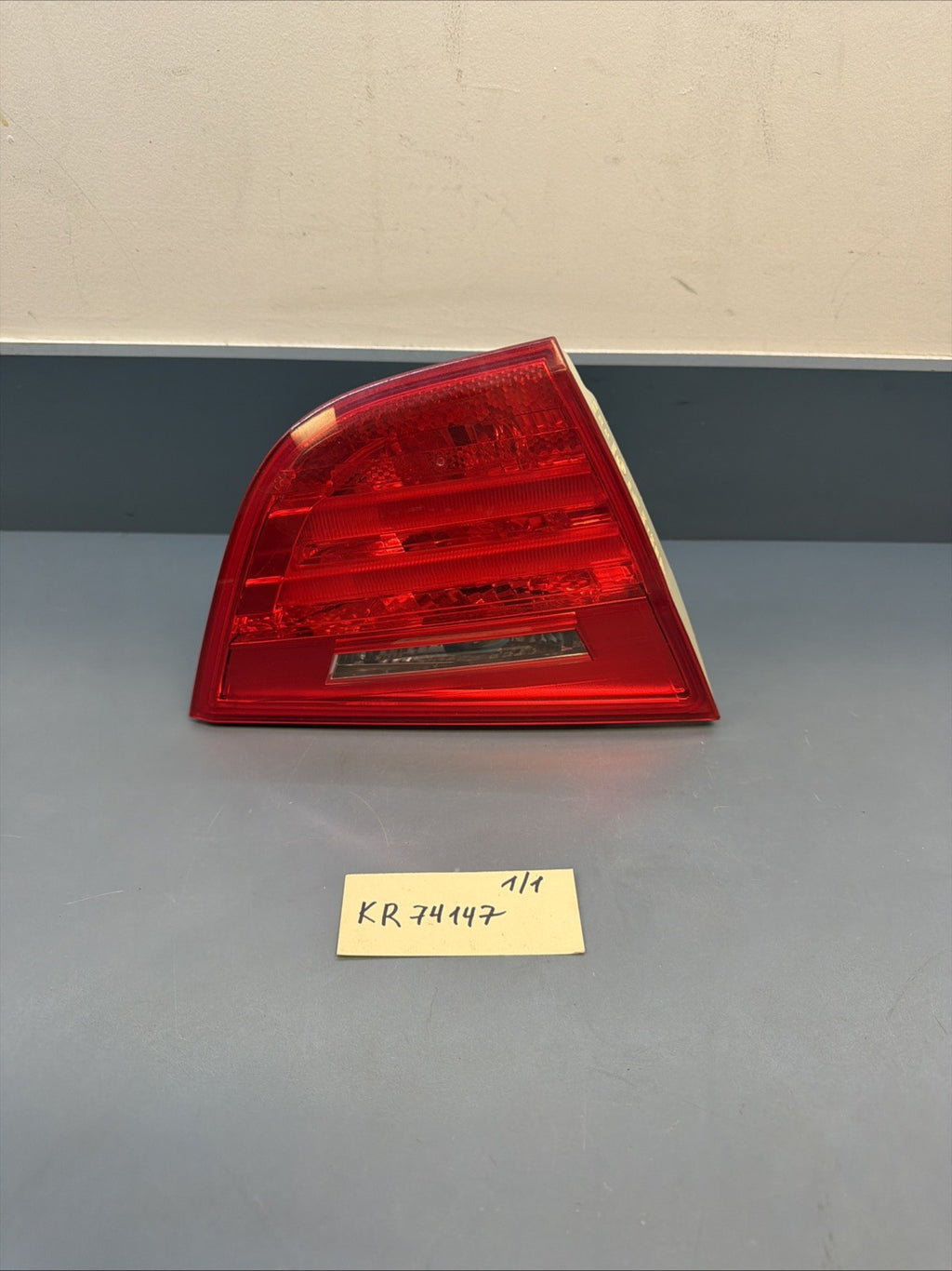 09-2011 BMW 335I E90 LCI 3-SERIES LEFT REAR DRIVER SIDE INNER TAIL LIGHT 4871733