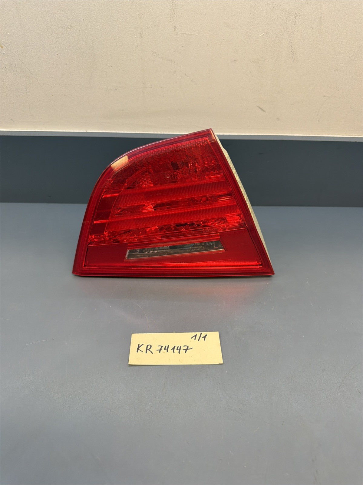 09-2011 BMW 335I E90 LCI 3-SERIES LEFT REAR DRIVER SIDE INNER TAIL LIGHT 4871733