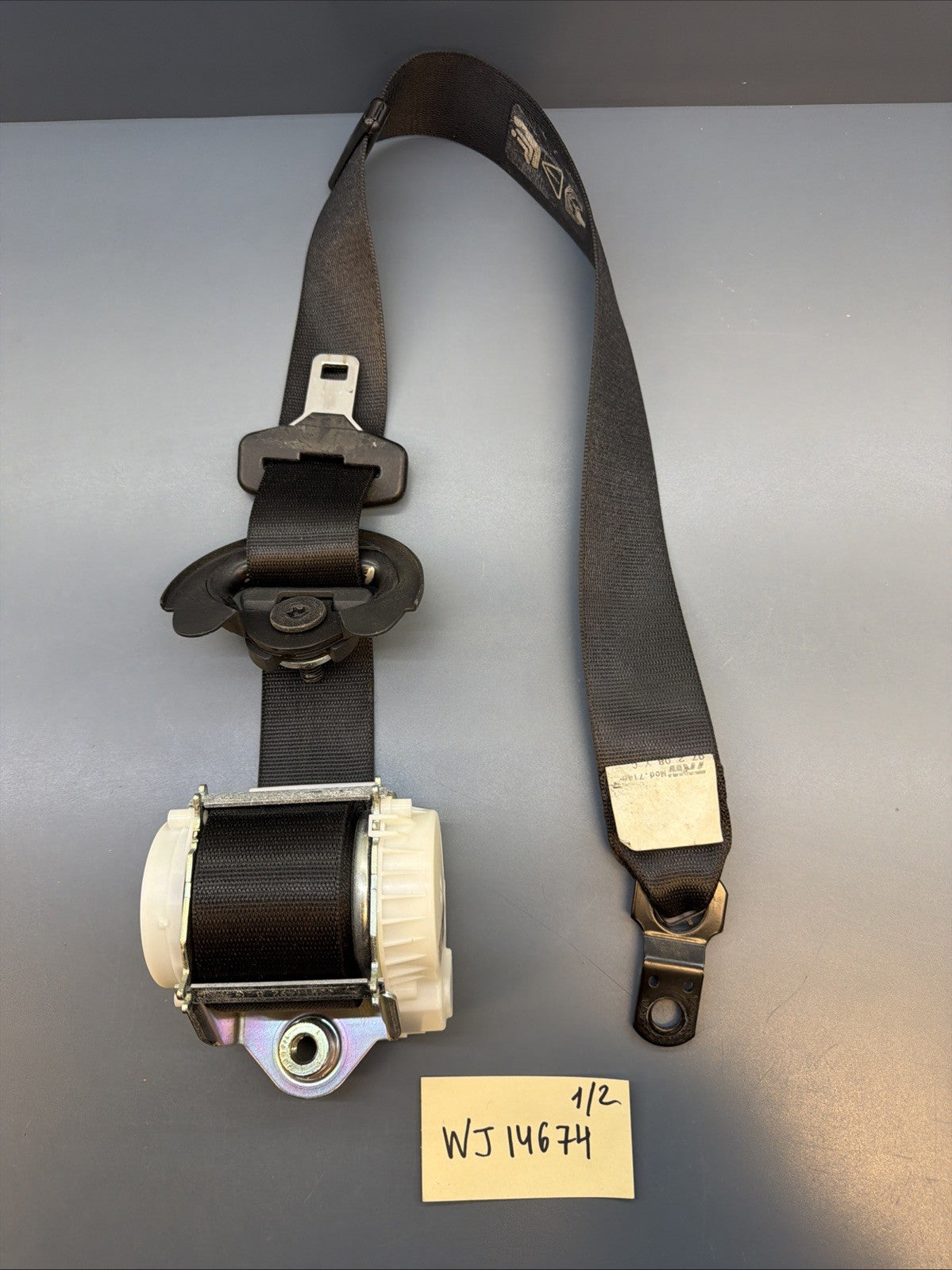 2004 - 2010 BMW X3 E83 Right Front Seat Belt Retractor 34003072B OEM