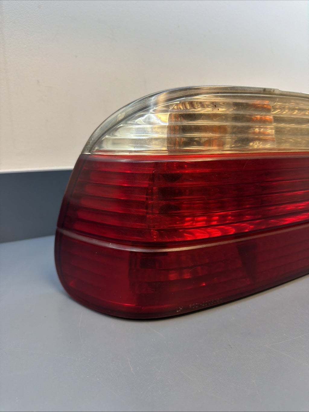 99-02 E38 BMW 7-Series 740i Left Side Drivers Side Tail Light Assembly