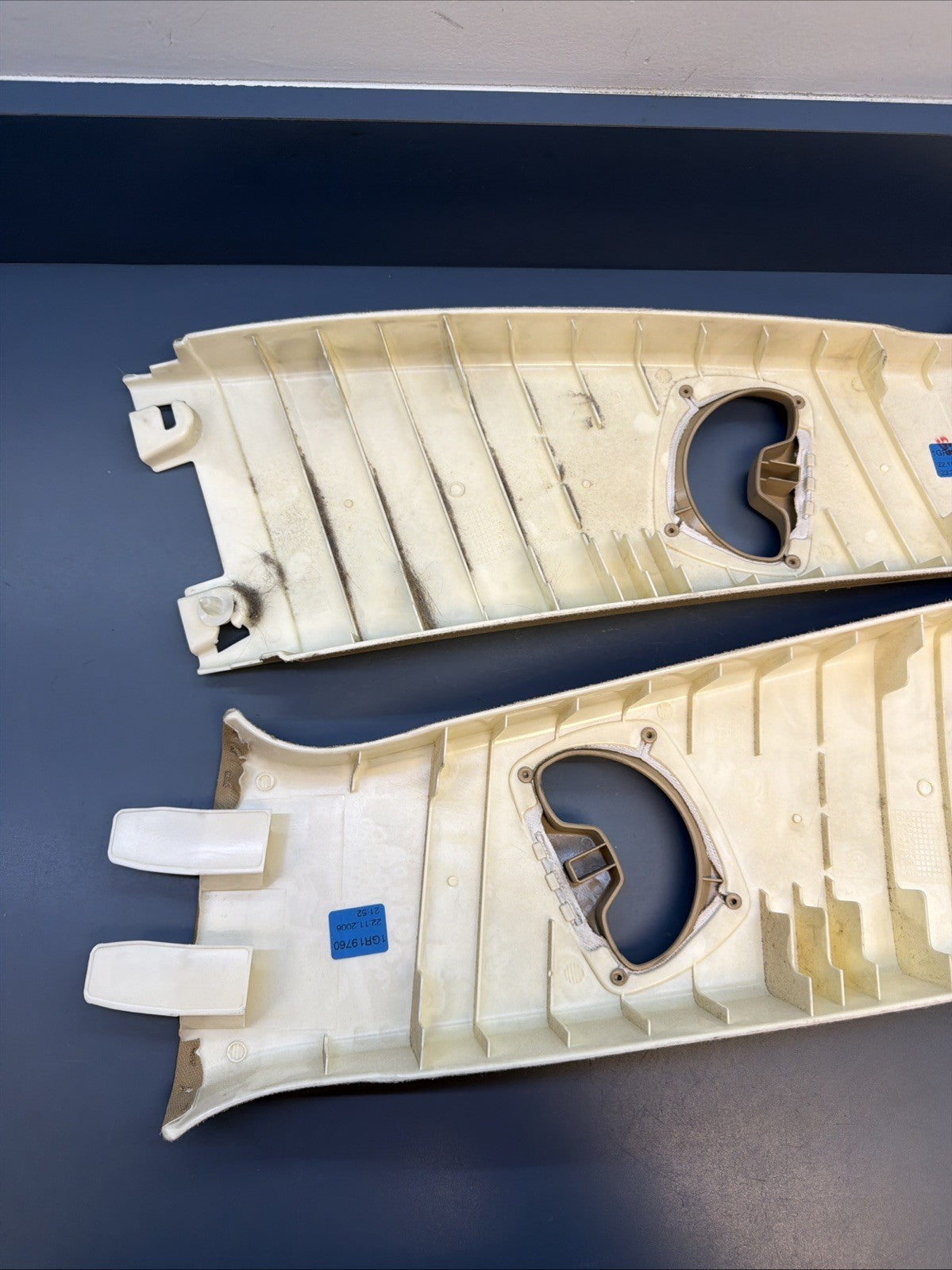 07-11 BMW 335i 328i E91 Left & Right Upper Door Seatbelt B Pillar set 7058335/36