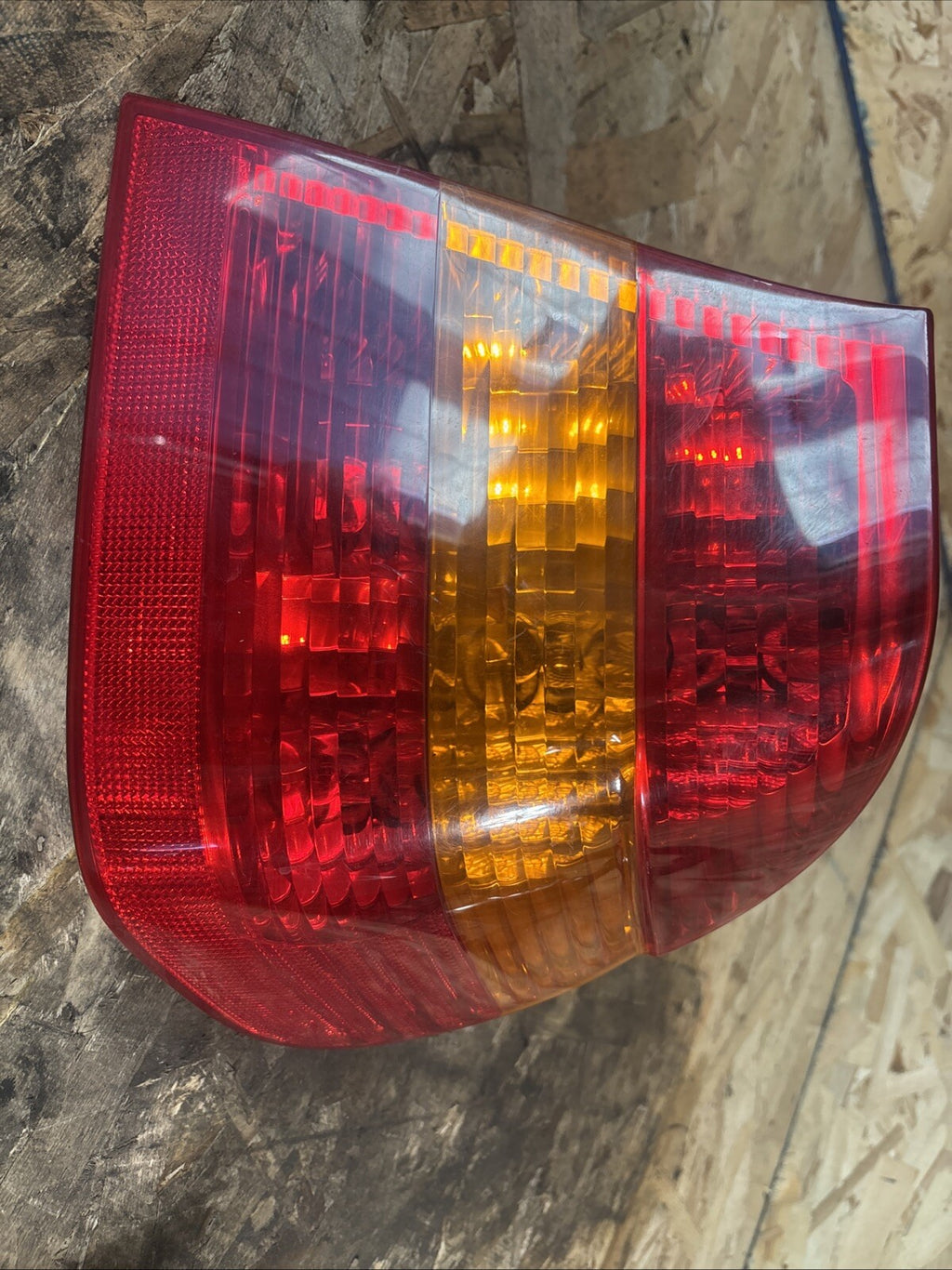 6907934; BMW 325i 330i 330xi 325xi E46 Sedan OEM Right Taillight Assembly 02-05