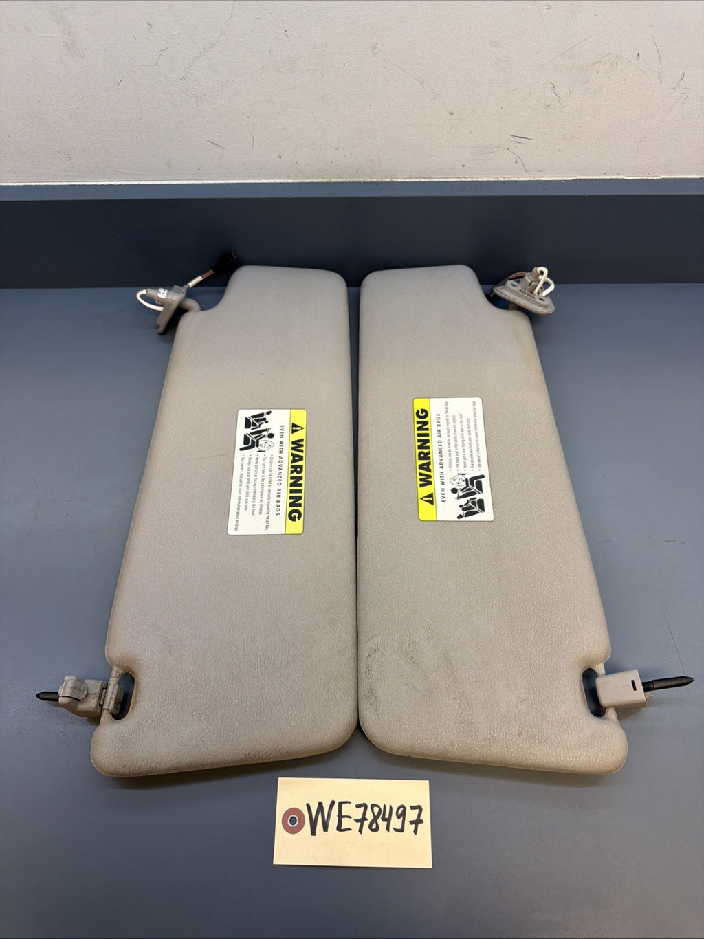 07-10 BMW X3 E83 SUN VISOR PAIR 8373575 GRAY