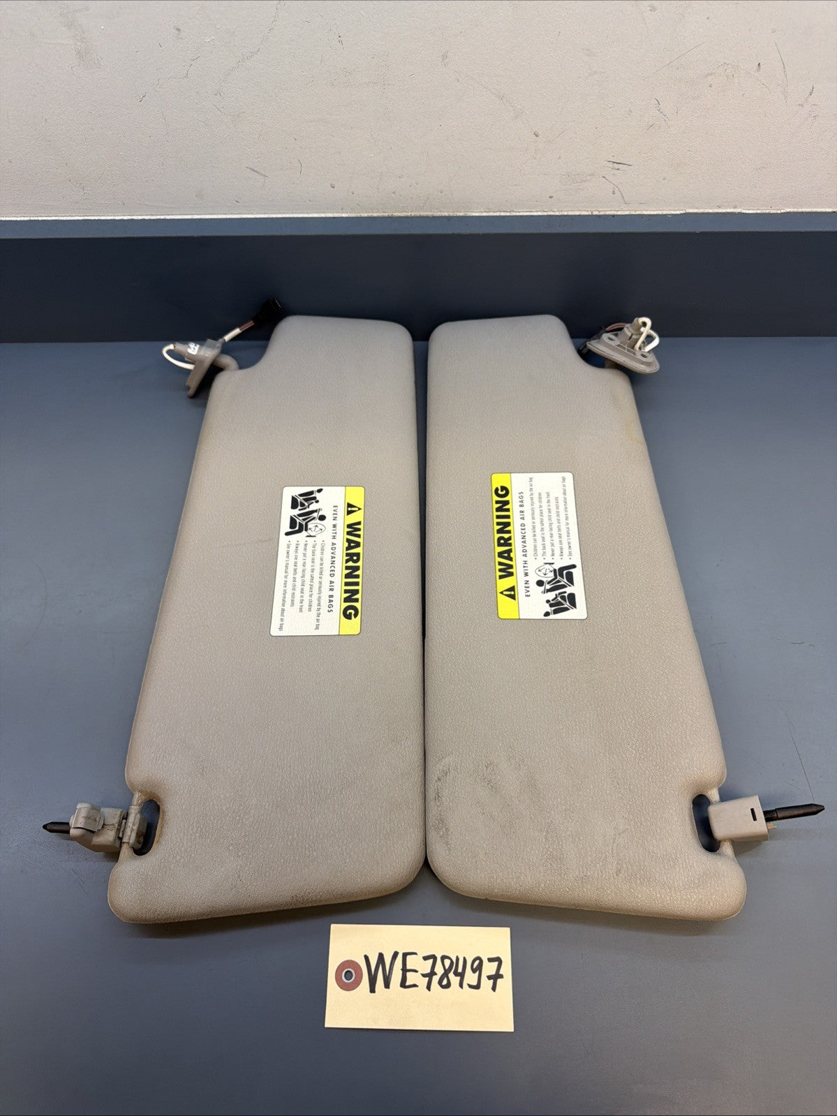07-10 BMW X3 E83 SUN VISOR PAIR 8373575 GRAY