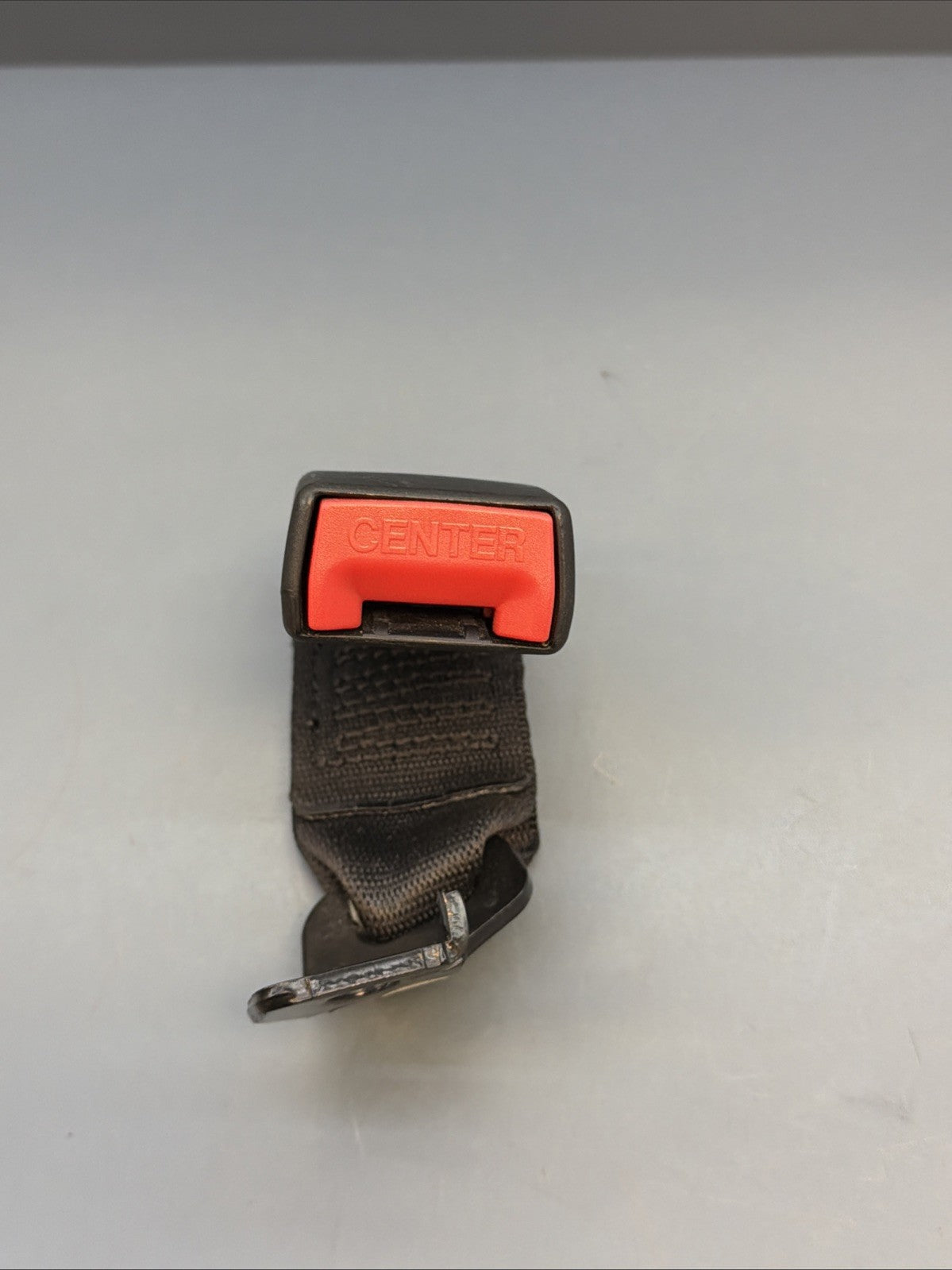 2004-2007 BMW 530I REAR Center SEAT BELT Buckle 9133665 OEM