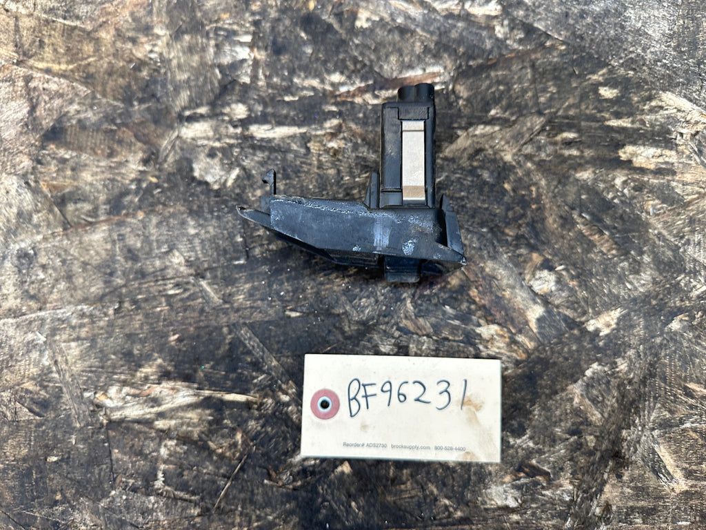 BMW 88-96 E34 5 SERIES FOG LIGHT SWITCH WITH E34 BLACK TRIM PANEL OEM 1384008