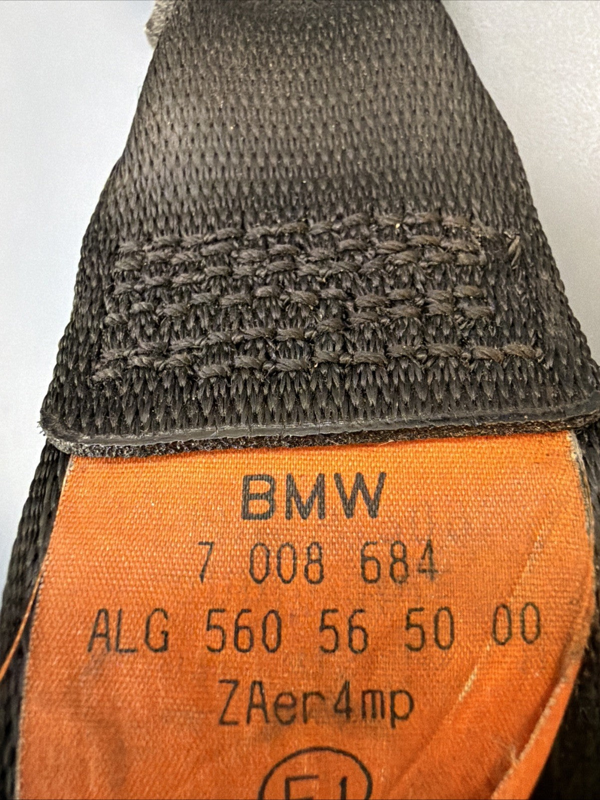 2001-2005 BMW 320i E46 Front Right Side Seat Belt Retractor 7008684 Black OEM