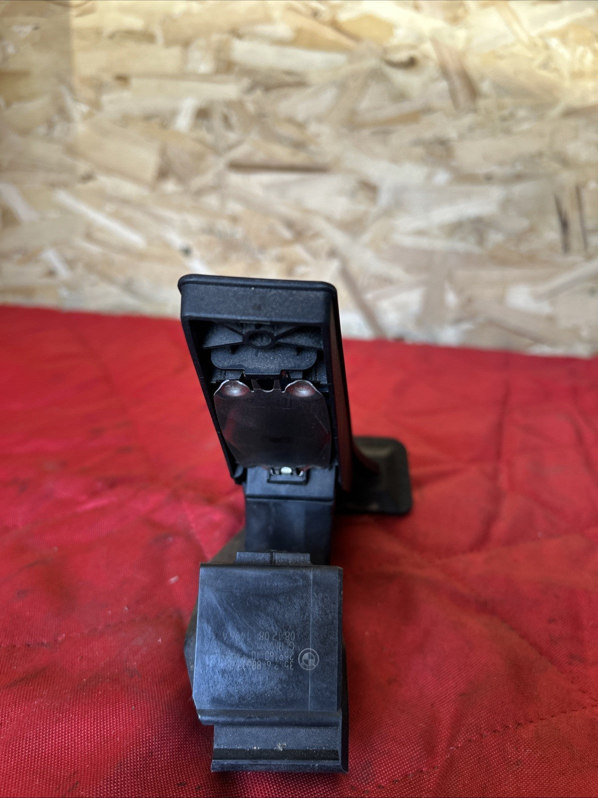 BMW E60 E70 E88 E90 E92 F10 F30 ACCELERATOR GAS PEDAL SENSOR OEM 6788632
