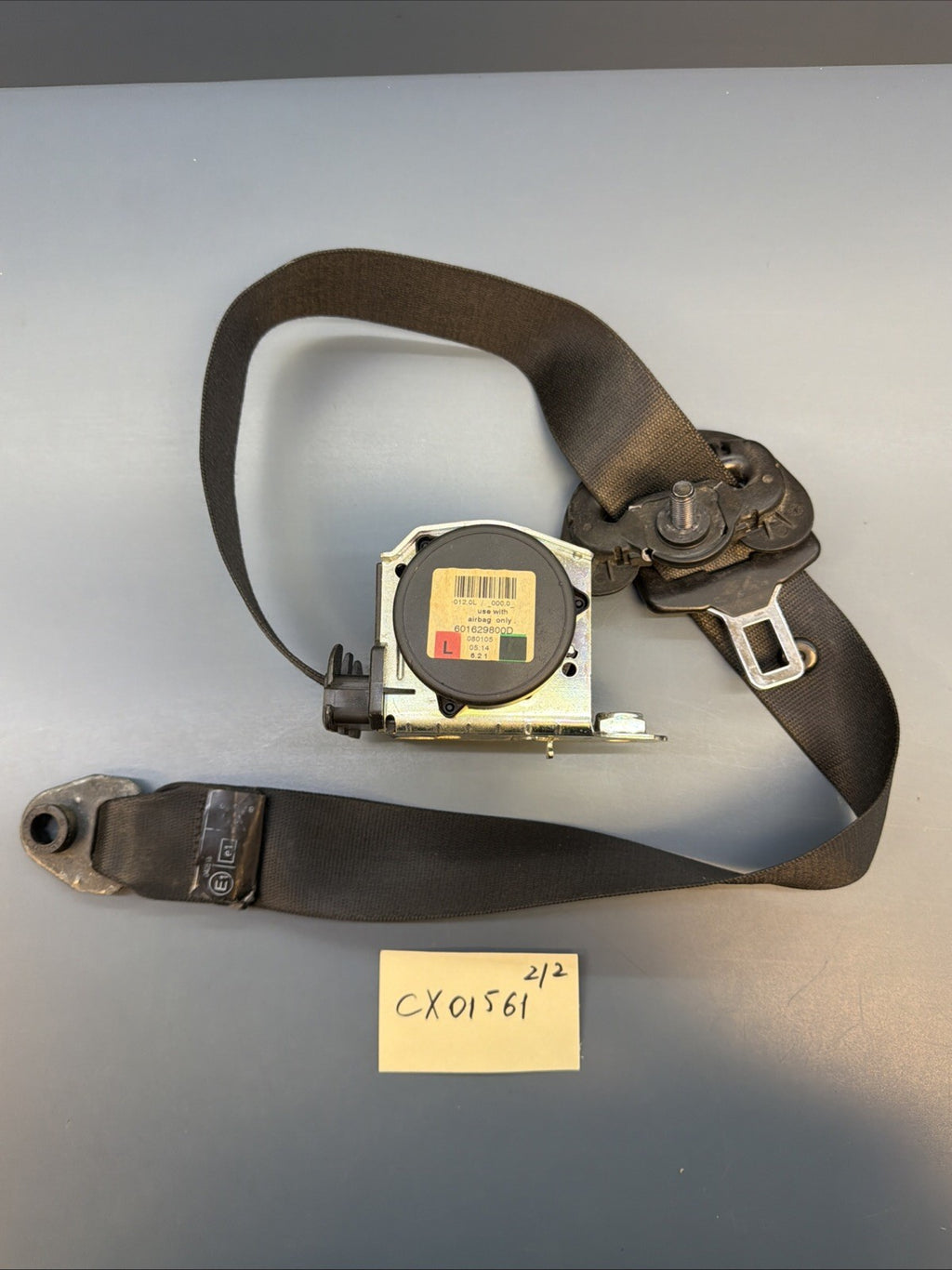 2004-2010 BMW 528xi Seat Belt Assembly Front Left Side 601629800D OEM