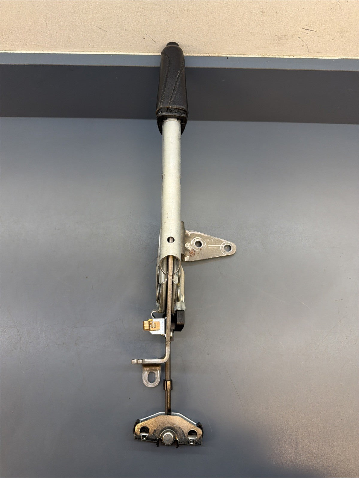 2012-2016 BMW 328I F30 - Emergency / Parking Brake Lever Assembly 6799101 OEM