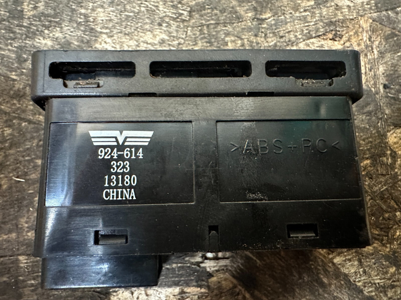 BMW 1999-2005 E46 AFTERMARKET HAZARD WINDOW LOCK MASTER SWITCH 924615