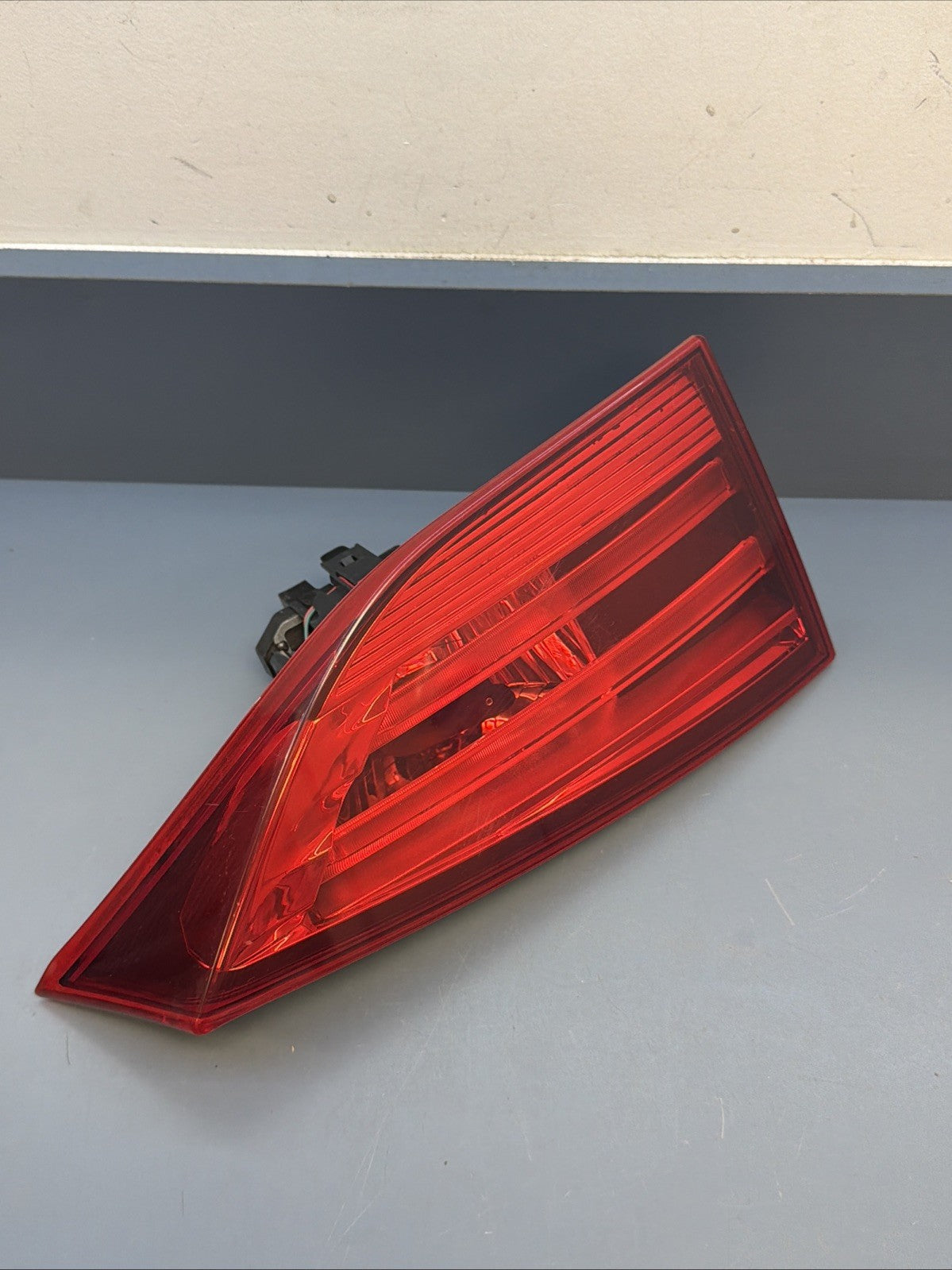 2012-2015 BMW X1 E84 LEFT SIDE DRIVER INNER TAIL LIGHT OEM 2990113